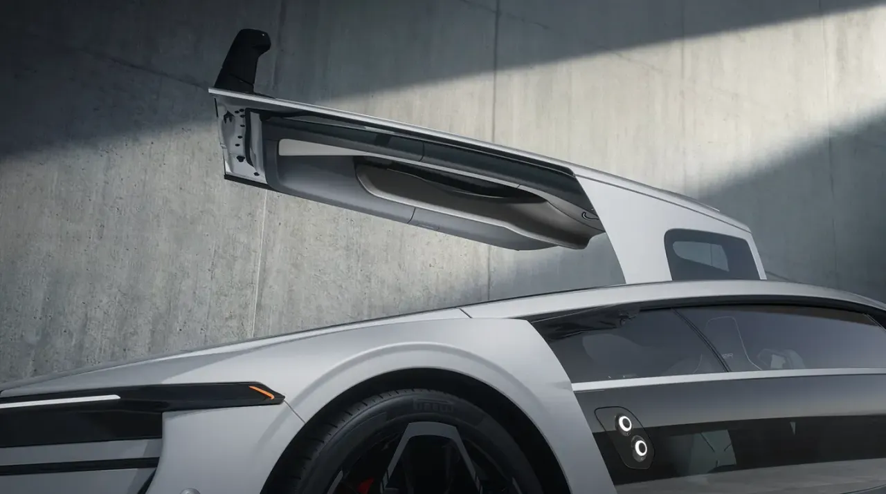CEER EXOBOT Sedan — In detail
