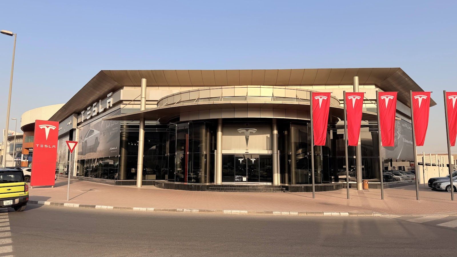 Tesla showroom — Tesla UAE — direct sales in Dubai / Abu Dhabi